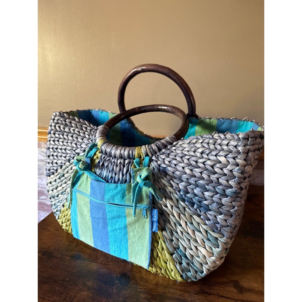 Handwoven Bali Beach Bag Wooden Handles & Colorful Fabric Lining Basket